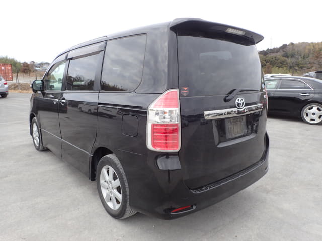 2009 TOYOTA Noah