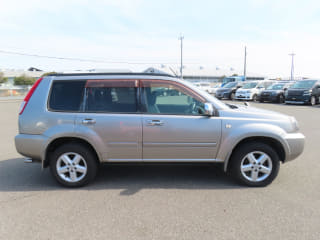 2004 NISSAN X-Trail