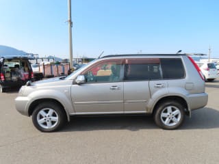 2004 NISSAN X-Trail
