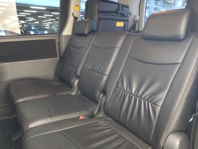 TOYOTA Voxy thumbnail 64