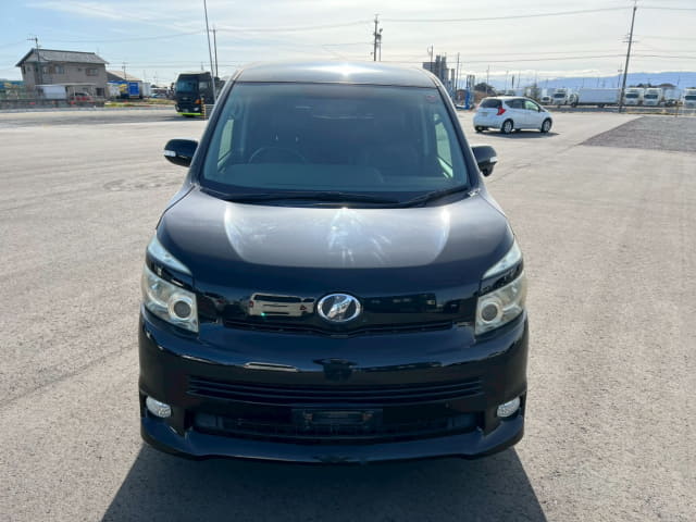 TOYOTA Voxy thumbnail 8