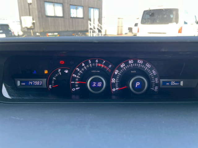 TOYOTA Voxy thumbnail 35