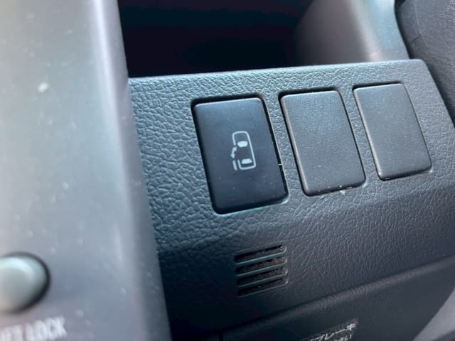 TOYOTA Voxy thumbnail 42