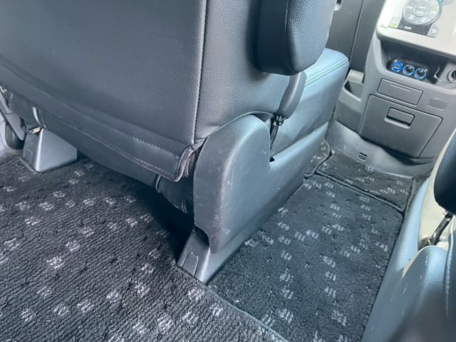 TOYOTA Voxy thumbnail 45