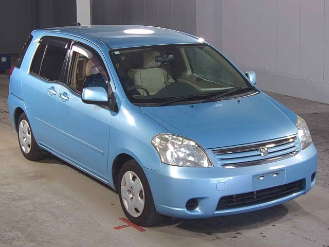 2004 TOYOTA Raum