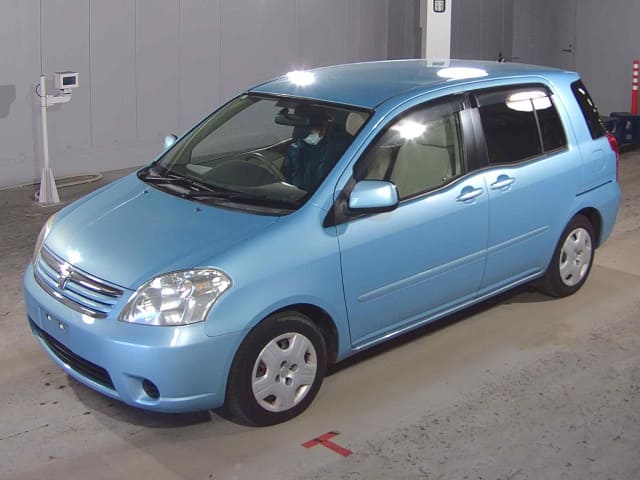 2004 TOYOTA Raum