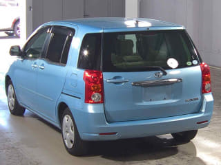 2004 TOYOTA Raum