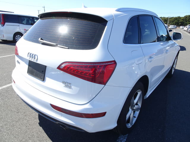 2011 AUDI Q5