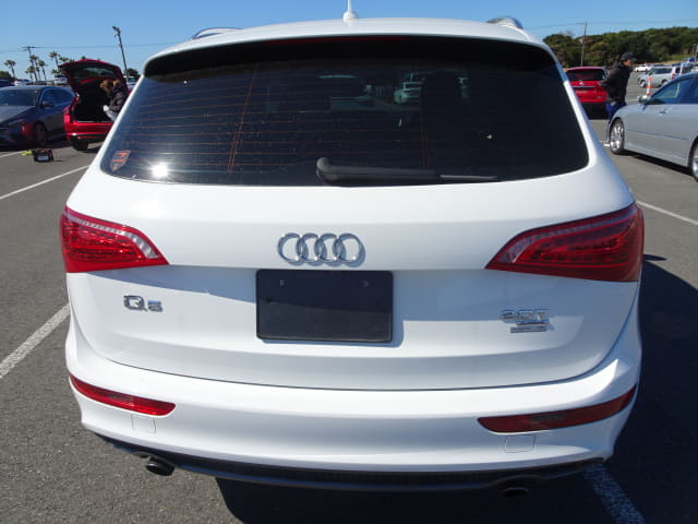 2011 AUDI Q5