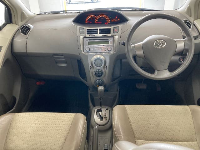 2009 TOYOTA Vitz