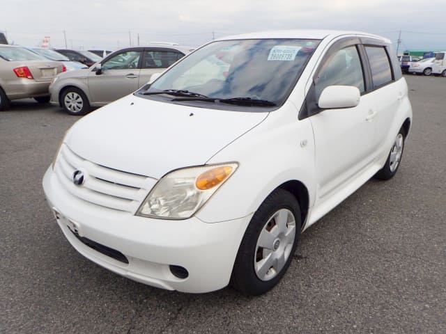 2005 TOYOTA IST