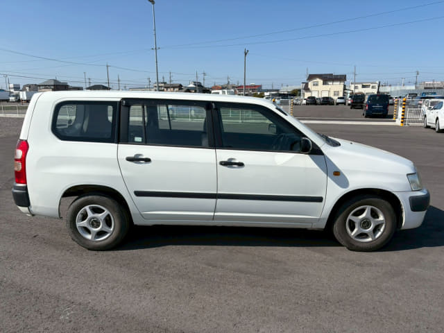 2004 TOYOTA Succeed Van