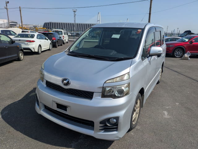 2010 TOYOTA Voxy