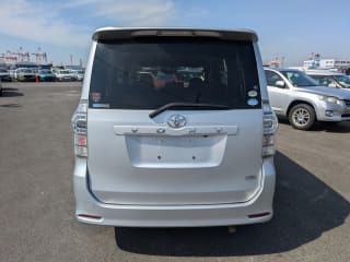 2010 TOYOTA Voxy