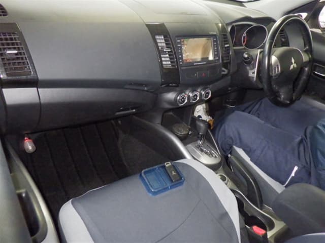 2009 MITSUBISHI Outlander