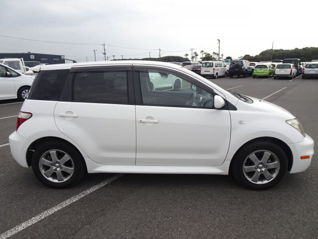 2006 TOYOTA IST