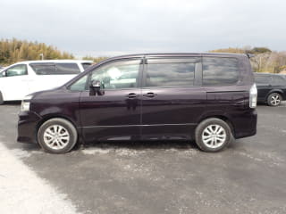 2010 TOYOTA Voxy