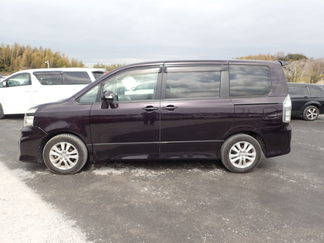 2010 TOYOTA Voxy