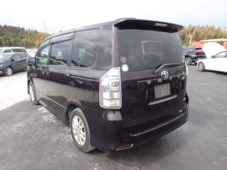 2010 TOYOTA Voxy