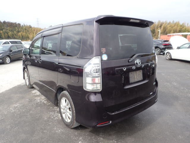 2010 TOYOTA Voxy