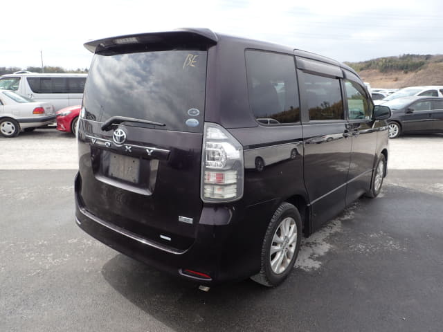 2010 TOYOTA Voxy