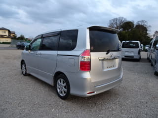2007 TOYOTA Noah
