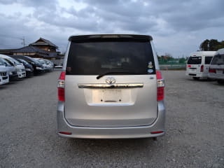 2007 TOYOTA Noah