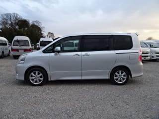 2007 TOYOTA Noah
