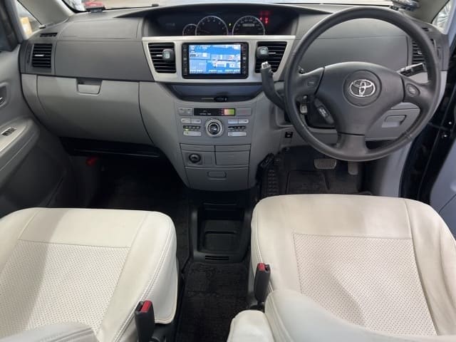 2007 TOYOTA Voxy