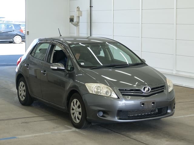 2010 TOYOTA Auris
