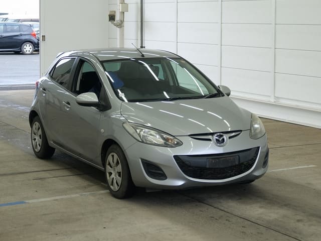 MAZDA Demio