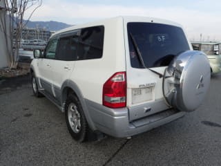 2002 MITSUBISHI Pajero