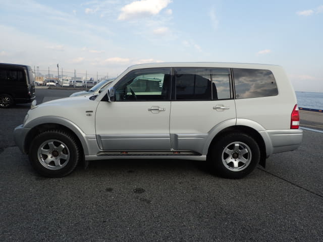 2002 MITSUBISHI Pajero