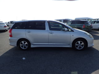 2004 TOYOTA Wish