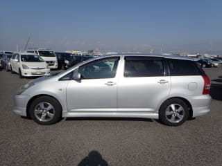 2004 TOYOTA Wish