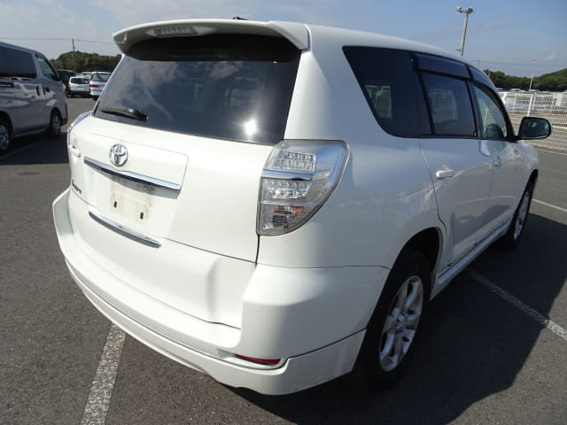 2011 TOYOTA Vanguard