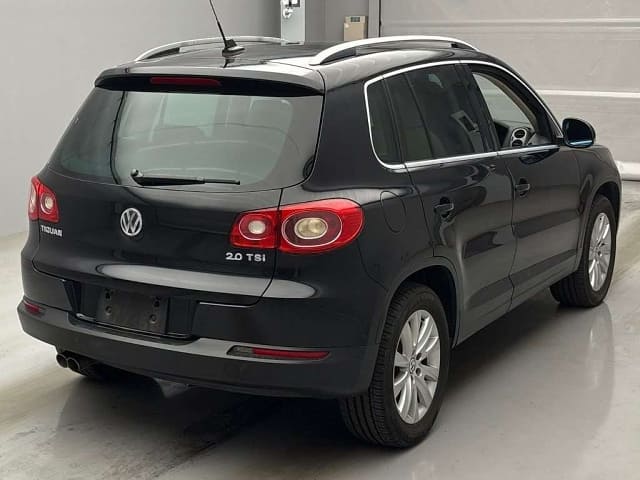 2009 VOLKSWAGEN Tiguan