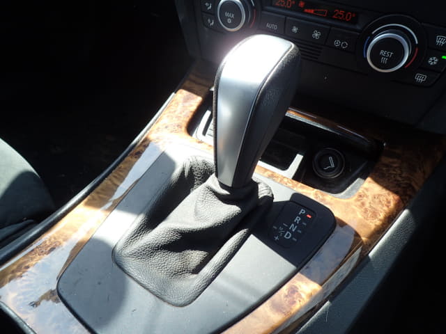 BMW 3 Series thumbnail 36
