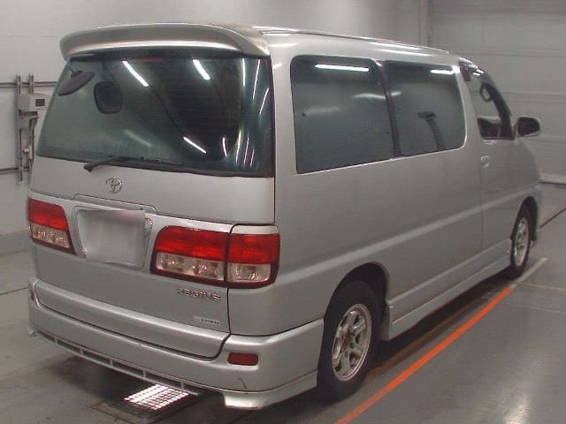 2002 TOYOTA Regius Wagon