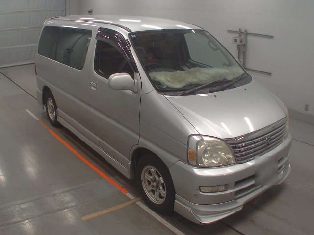 2002 TOYOTA Regius Wagon