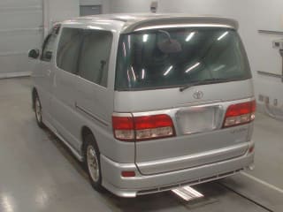 2002 TOYOTA Regius Wagon