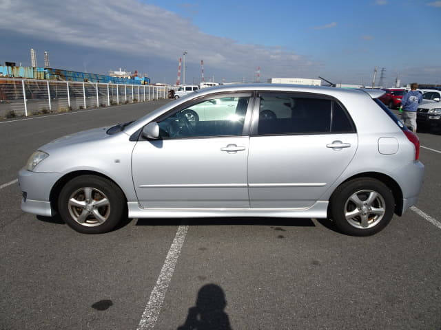 2004 TOYOTA Corolla Runx