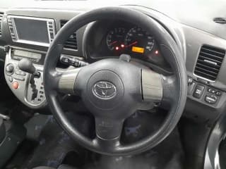 2004 TOYOTA Wish