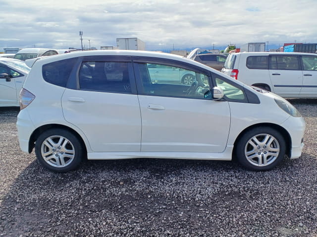 2011 HONDA Fit