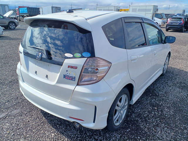 2011 HONDA Fit