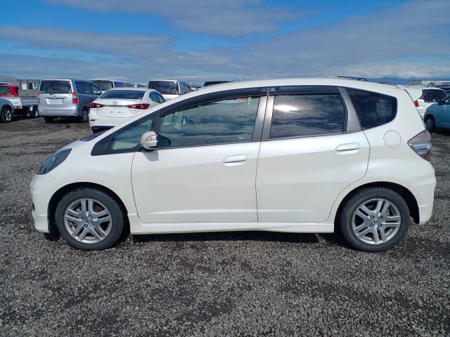 2011 HONDA Fit