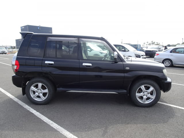 2005 MITSUBISHI Pajero iO