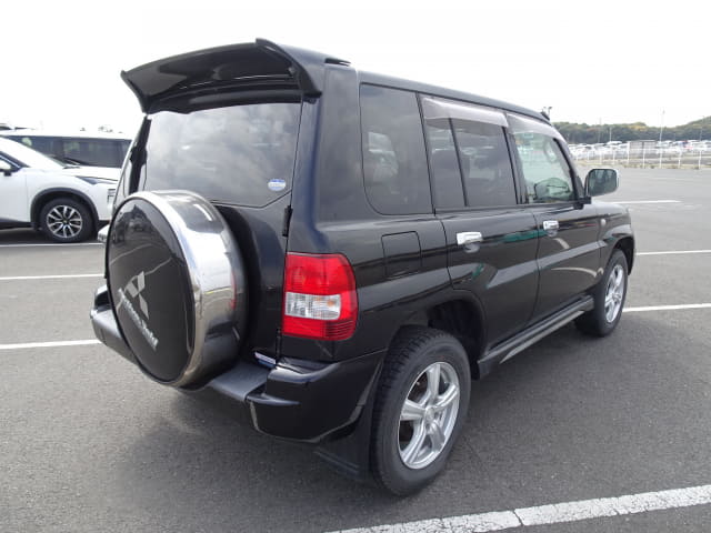 2005 MITSUBISHI Pajero iO