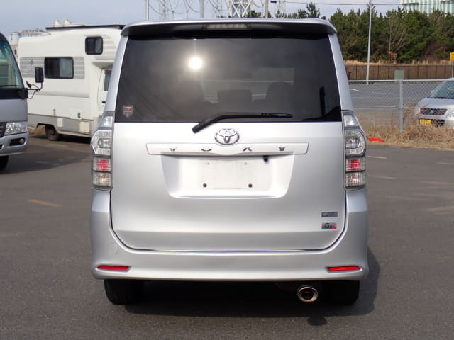 2010 TOYOTA Voxy