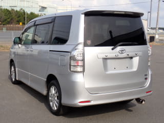 2010 TOYOTA Voxy